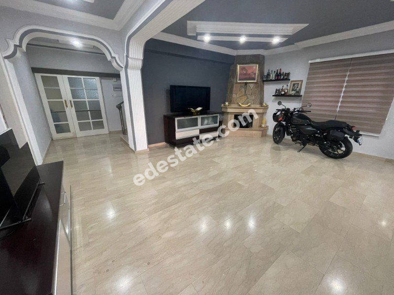 Lefkoşa Hamitköy'de Türk Koçanlı Bahçeli 5+1 SATILIK MÜSTAKİL VİLLA 