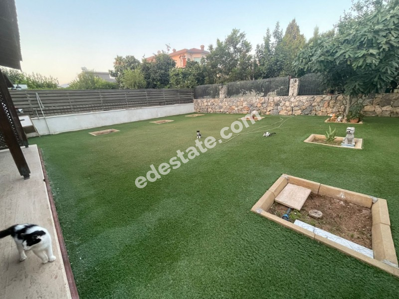 Lefkoşa Hamitköy'de Türk Koçanlı Bahçeli 5+1 SATILIK MÜSTAKİL VİLLA 