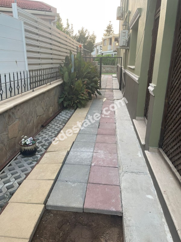 Lefkoşa Hamitköy'de Türk Koçanlı Bahçeli 5+1 SATILIK MÜSTAKİL VİLLA 