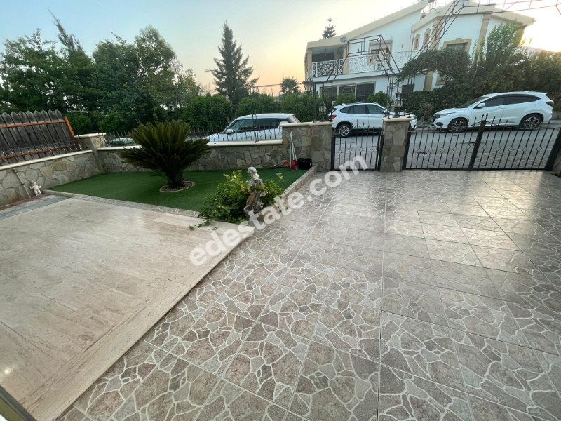 Lefkoşa Hamitköy'de Türk Koçanlı Bahçeli 5+1 SATILIK MÜSTAKİL VİLLA 