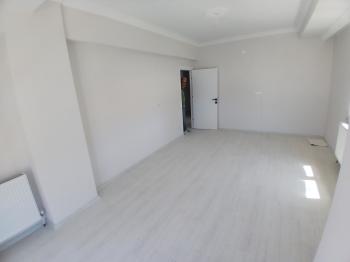 GÜVENAY - ÇORUM LOZAN EVLER ARKASI BEST BENZİNLİK KARŞISI SATILIK 3+1 DAİRE