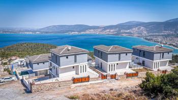 DİDİM AKBÜK MAHALLESİNDE FULL DENİZ MANZARALI,MÜSTAKİL HAVUZLU VE OTOPARKLI 4+1 SATILIK VİLLA