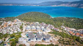 DİDİM AKBÜK MAHALLESİNDE FULL DENİZ MANZARALI,MÜSTAKİL HAVUZLU VE OTOPARKLI 4+1 SATILIK VİLLA