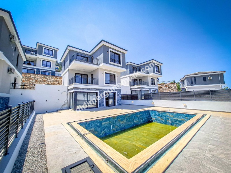 DİDİM AKBÜK MAHALLESİNDE FULL DENİZ MANZARALI,MÜSTAKİL HAVUZLU VE OTOPARKLI 4+1 SATILIK VİLLA