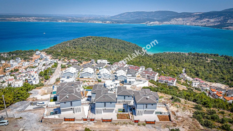 DİDİM AKBÜK MAHALLESİNDE FULL DENİZ MANZARALI,MÜSTAKİL HAVUZLU VE OTOPARKLI 4+1 SATILIK VİLLA