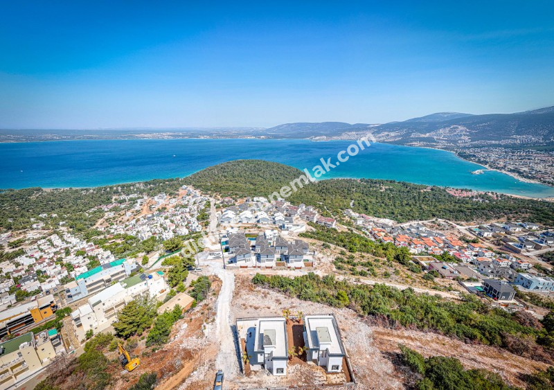 DİDİM AKBÜK MAHALLESİNDE FULL DENİZ MANZARALI,MÜSTAKİL HAVUZLU VE OTOPARKLI 4+1 SATILIK VİLLA
