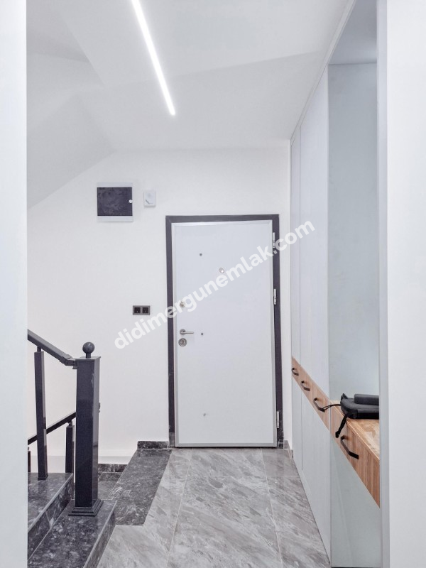 DİDİM AKBÜK MAHALLESİNDE FULL DENİZ MANZARALI,MÜSTAKİL HAVUZLU VE OTOPARKLI 4+1 SATILIK VİLLA