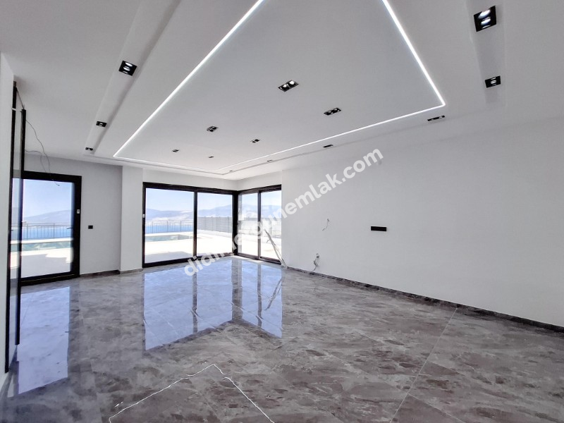 DİDİM AKBÜK MAHALLESİNDE FULL DENİZ MANZARALI,MÜSTAKİL HAVUZLU VE OTOPARKLI 4+1 SATILIK VİLLA
