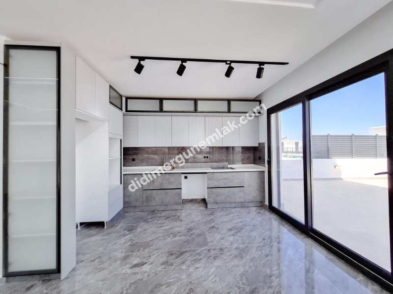 DİDİM AKBÜK MAHALLESİNDE FULL DENİZ MANZARALI,MÜSTAKİL HAVUZLU VE OTOPARKLI 4+1 SATILIK VİLLA