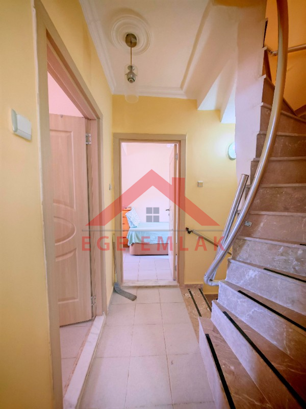 Didim'de Satılık Yazlık - Denize 500 Metre Mesafede, Sağtur'da Tripleks Villa