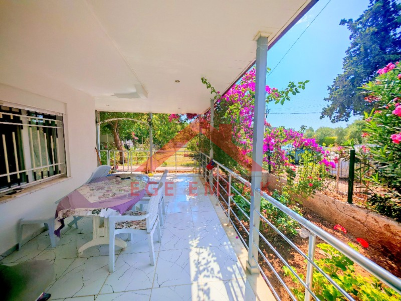 Didim'de Satılık Yazlık - Denize 500 Metre Mesafede, Sağtur'da Tripleks Villa