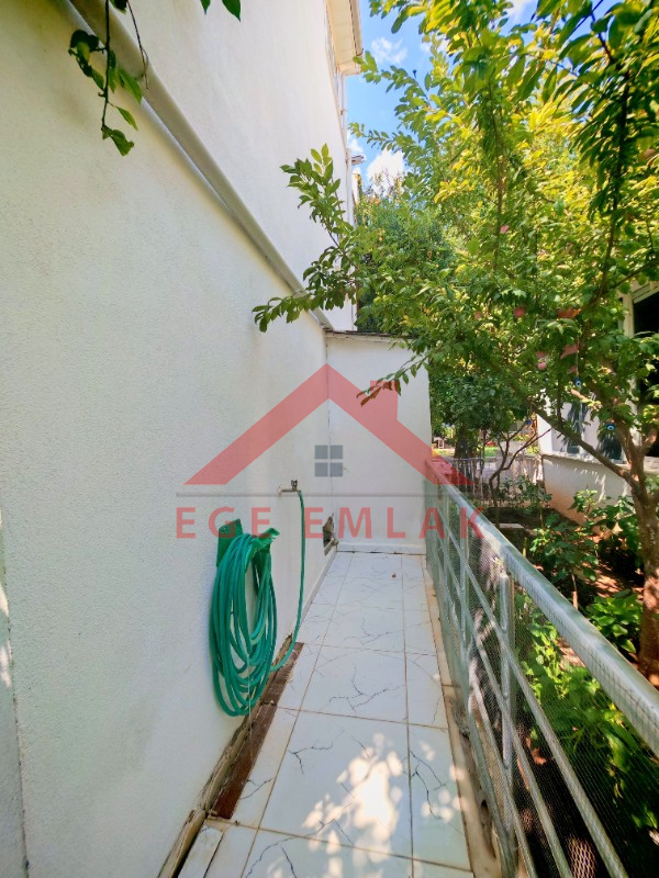 Didim'de Satılık Yazlık - Denize 500 Metre Mesafede, Sağtur'da Tripleks Villa