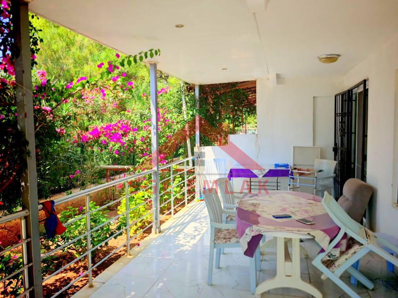 Didim'de Satılık Yazlık - Denize 500 Metre Mesafede, Sağtur'da Tripleks Villa