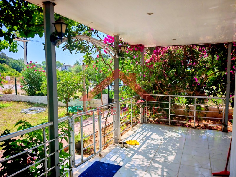 Didim'de Satılık Yazlık - Denize 500 Metre Mesafede, Sağtur'da Tripleks Villa