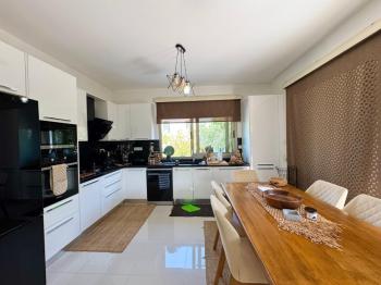 Tek Yetkili KKTC Girne Yeşiltepe nin Bitiminde Özel Dekorasyonlu 4+1 Satılık Villa