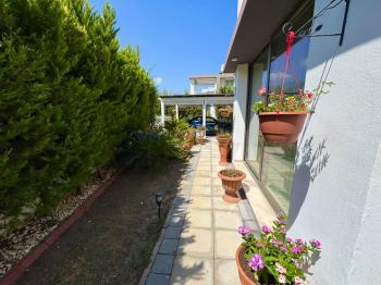 Tek Yetkili KKTC Girne Yeşiltepe nin Bitiminde Özel Dekorasyonlu 4+1 Satılık Villa