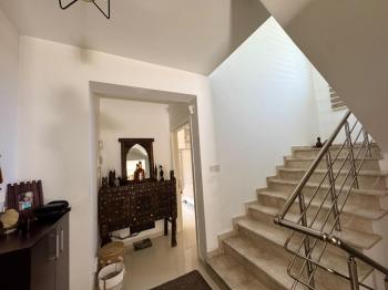 Tek Yetkili KKTC Girne Yeşiltepe nin Bitiminde Özel Dekorasyonlu 4+1 Satılık Villa