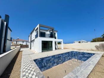 KKTC Girne Alsancak ta Satılık Özel Havuzlu 3+1 Villa