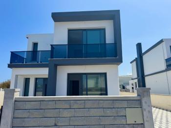 KKTC Girne Alsancak ta Satılık Özel Havuzlu 3+1 Villa