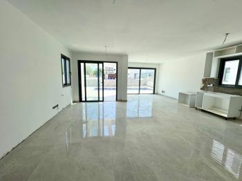 KKTC Girne Alsancak ta Satılık Özel Havuzlu 3+1 Villa