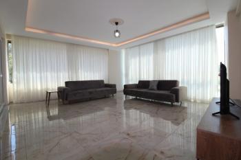 ASLAN'DAN DENİZE SIFIR SİTEDE HAVUZLU GENİŞ 3+1