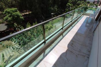 ASLAN'DAN DENİZE SIFIR SİTEDE HAVUZLU GENİŞ 3+1