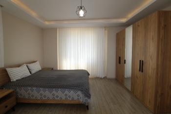 ASLAN'DAN DENİZE SIFIR SİTEDE HAVUZLU GENİŞ 3+1