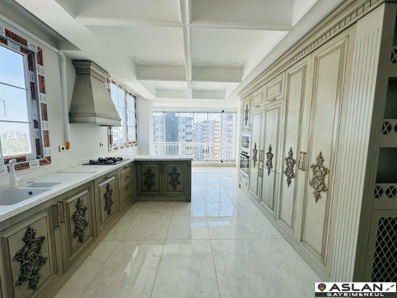 ASLAN'DAN MEZİTLİ DE HAVUZLU BEYAZ EŞYALI VE KLİLMALI LÜX 4+1