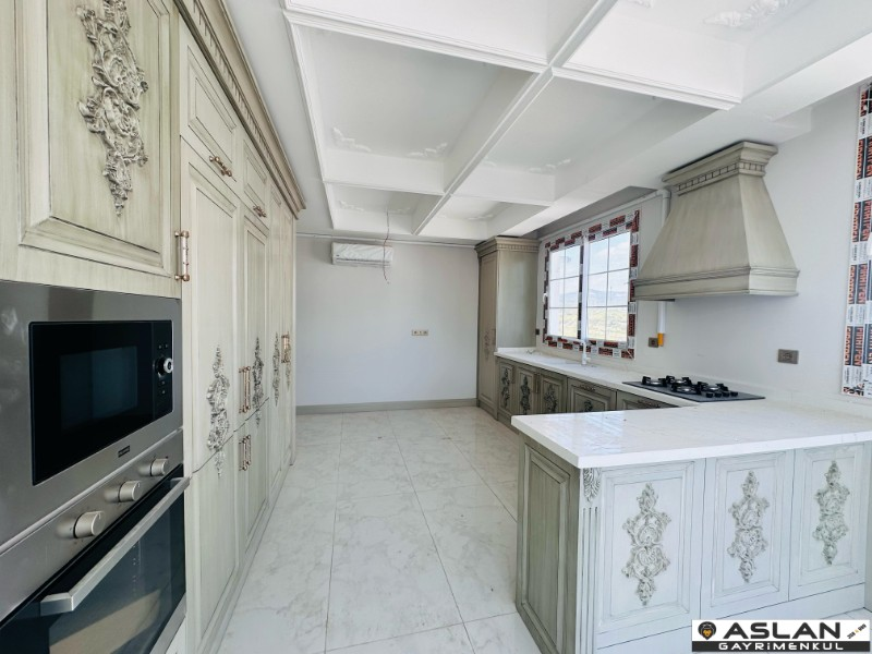 ASLAN'DAN MEZİTLİ DE HAVUZLU BEYAZ EŞYALI VE KLİLMALI LÜX 4+1