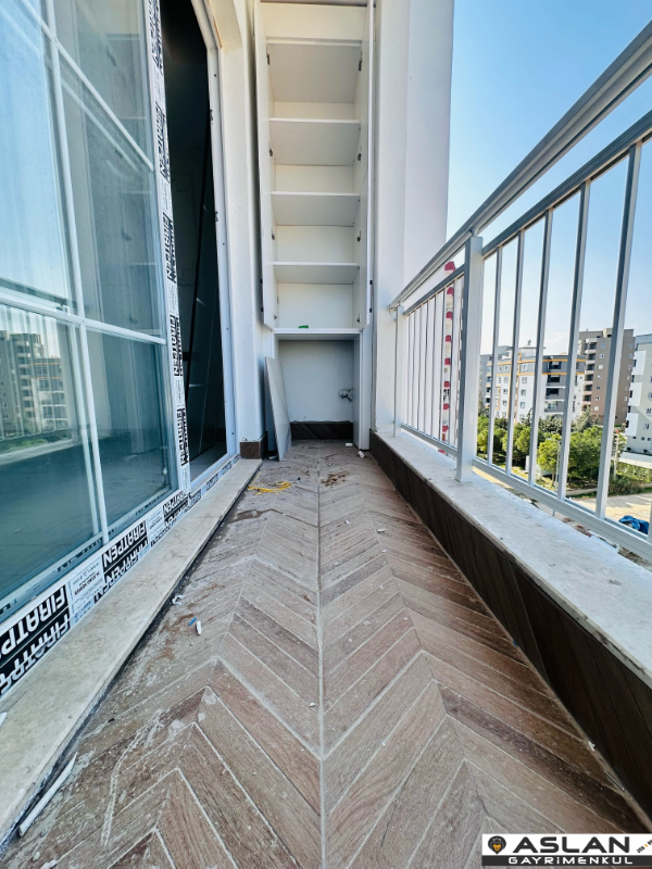 ASLAN'DAN MEZİTLİ DE HAVUZLU BEYAZ EŞYALI VE KLİLMALI LÜX 4+1