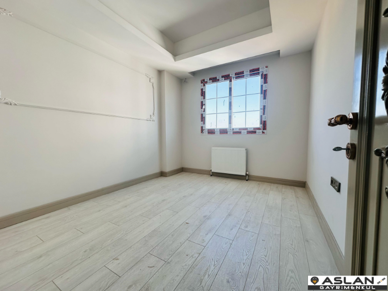 ASLAN'DAN MEZİTLİ DE HAVUZLU BEYAZ EŞYALI VE KLİLMALI LÜX 4+1