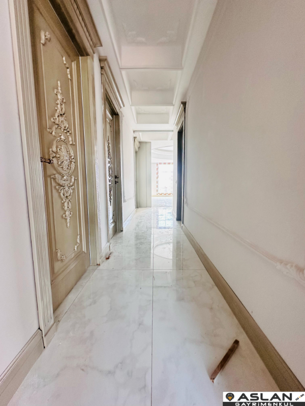 ASLAN'DAN MEZİTLİ DE HAVUZLU BEYAZ EŞYALI VE KLİLMALI LÜX 4+1