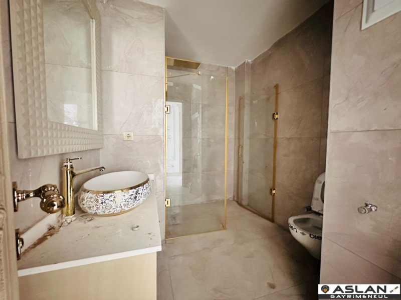 ASLAN'DAN MEZİTLİ DE HAVUZLU BEYAZ EŞYALI VE KLİLMALI LÜX 4+1