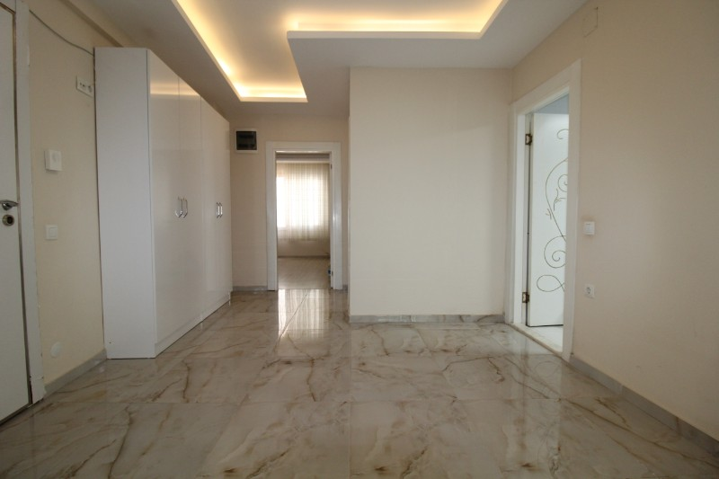 ASLAN'DAN DENİZE SIFIR SİTEDE HAVUZLU GENİŞ 3+1