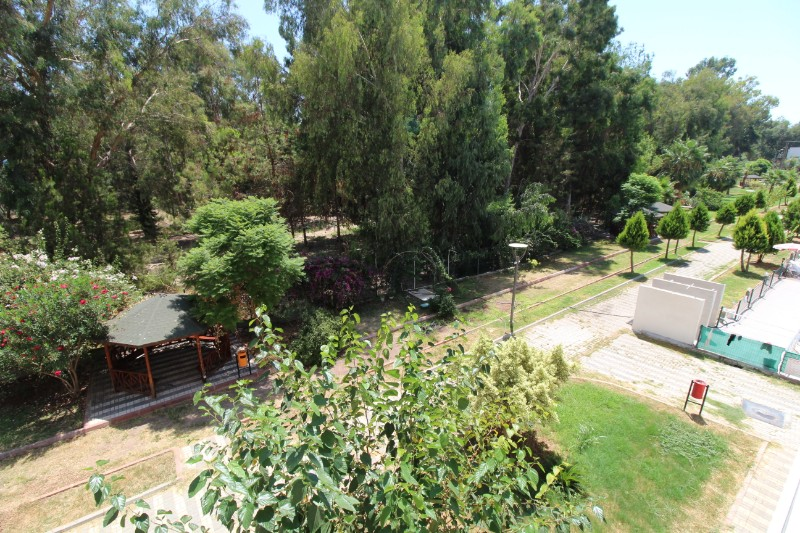 ASLAN'DAN DENİZE SIFIR SİTEDE HAVUZLU GENİŞ 3+1