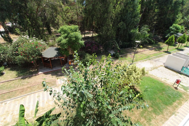 ASLAN'DAN DENİZE SIFIR SİTEDE HAVUZLU GENİŞ 3+1