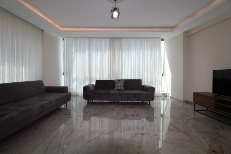 ASLAN'DAN DENİZE SIFIR SİTEDE HAVUZLU GENİŞ 3+1