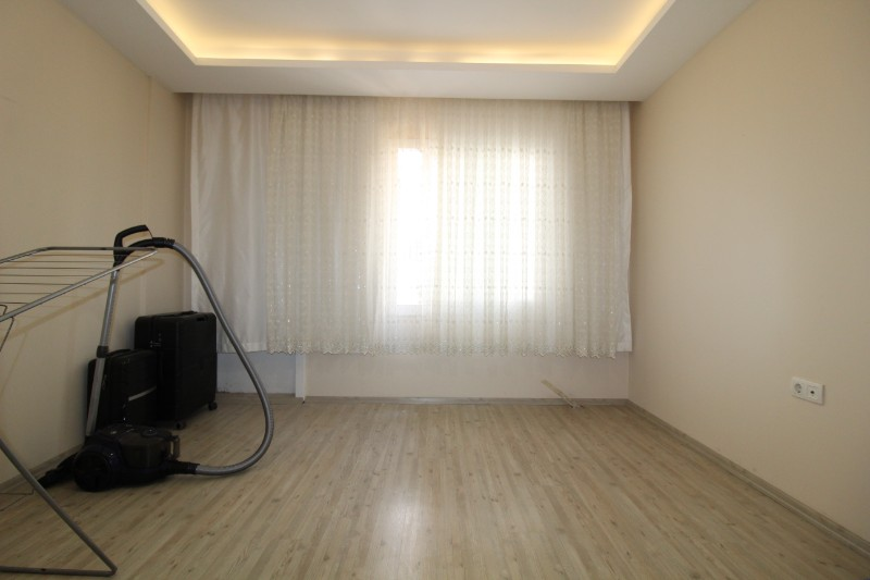 ASLAN'DAN DENİZE SIFIR SİTEDE HAVUZLU GENİŞ 3+1