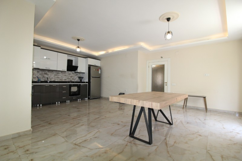 ASLAN'DAN DENİZE SIFIR SİTEDE HAVUZLU GENİŞ 3+1