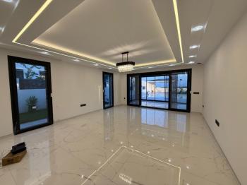 Didim'de 600 Metre Kare Arsa İçerisinde Satılık Beyaz Saray