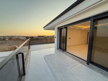 Didim'de 600 Metre Kare Arsa İçerisinde Satılık Beyaz Saray