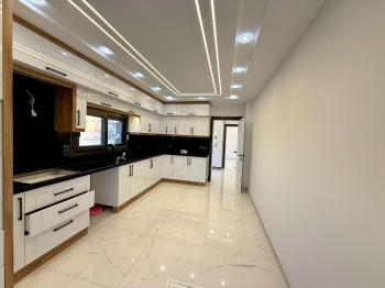 Didim'de 600 Metre Kare Arsa İçerisinde Satılık Beyaz Saray