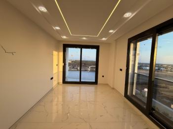 Didim'de 600 Metre Kare Arsa İçerisinde Satılık Beyaz Saray