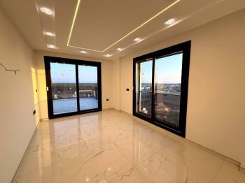 Didim'de 600 Metre Kare Arsa İçerisinde Satılık Beyaz Saray