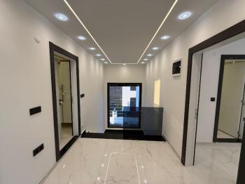 Didim'de 600 Metre Kare Arsa İçerisinde Satılık Beyaz Saray