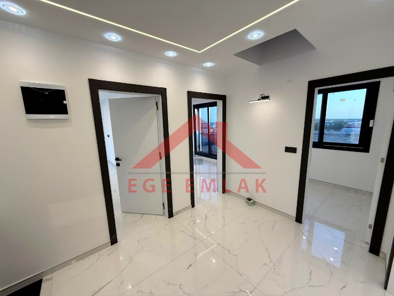 Didim'de 600 Metre Kare Arsa İçerisinde Satılık Beyaz Saray