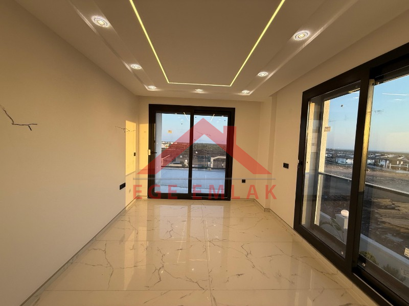 Didim'de 600 Metre Kare Arsa İçerisinde Satılık Beyaz Saray