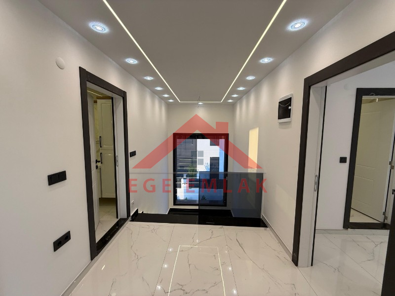 Didim'de 600 Metre Kare Arsa İçerisinde Satılık Beyaz Saray