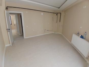 GÜVENAY - ÇORUM ULUKAVAK ÖZRAHMAN CAMİİ YANI SATILIK SIFIR  1+1 DAİRE