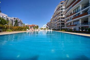 Girne Merkez'de Site İçinde Geniş Teraslı Geniş Tip 2+1 Satılık Daire